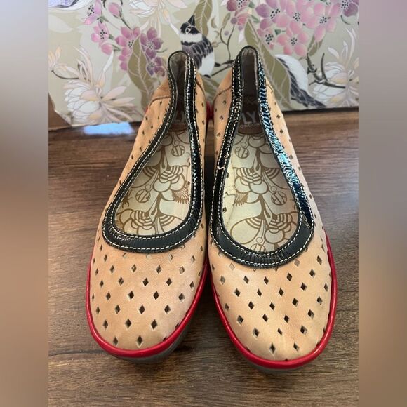 Fly London Wedges - Picture 1 of 6